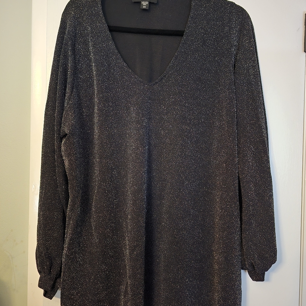 Plus size top - Picture 3 of 3